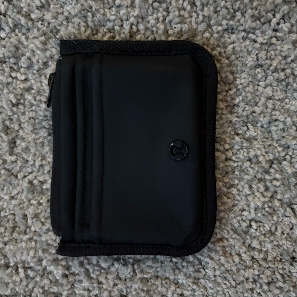 Lululemon Athletica true identity card case